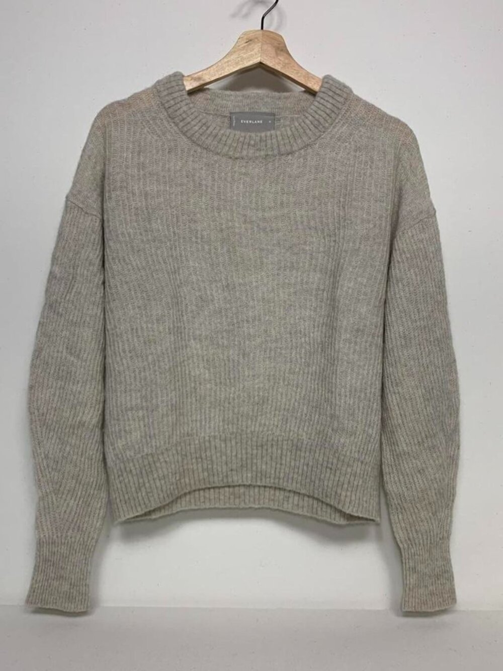 Everlane Women's Grey and Cream Jumper